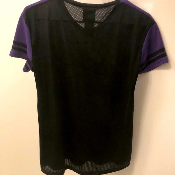 NWOT Washington Huskies [Gen2] Purple, White & Black Womens T-Shirt - Picture 5 of 8